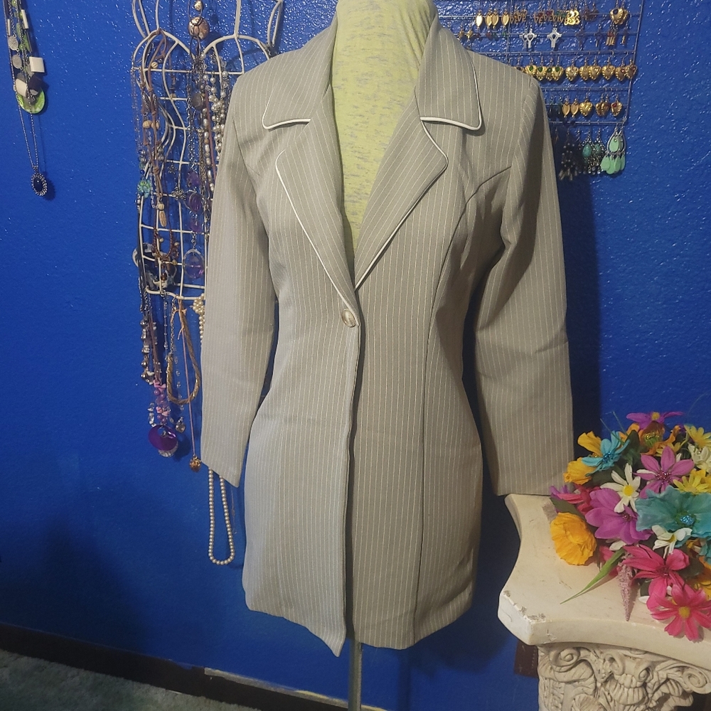 Ladies Duster, Buyer Too Size 5, Light Sage with pinstripes